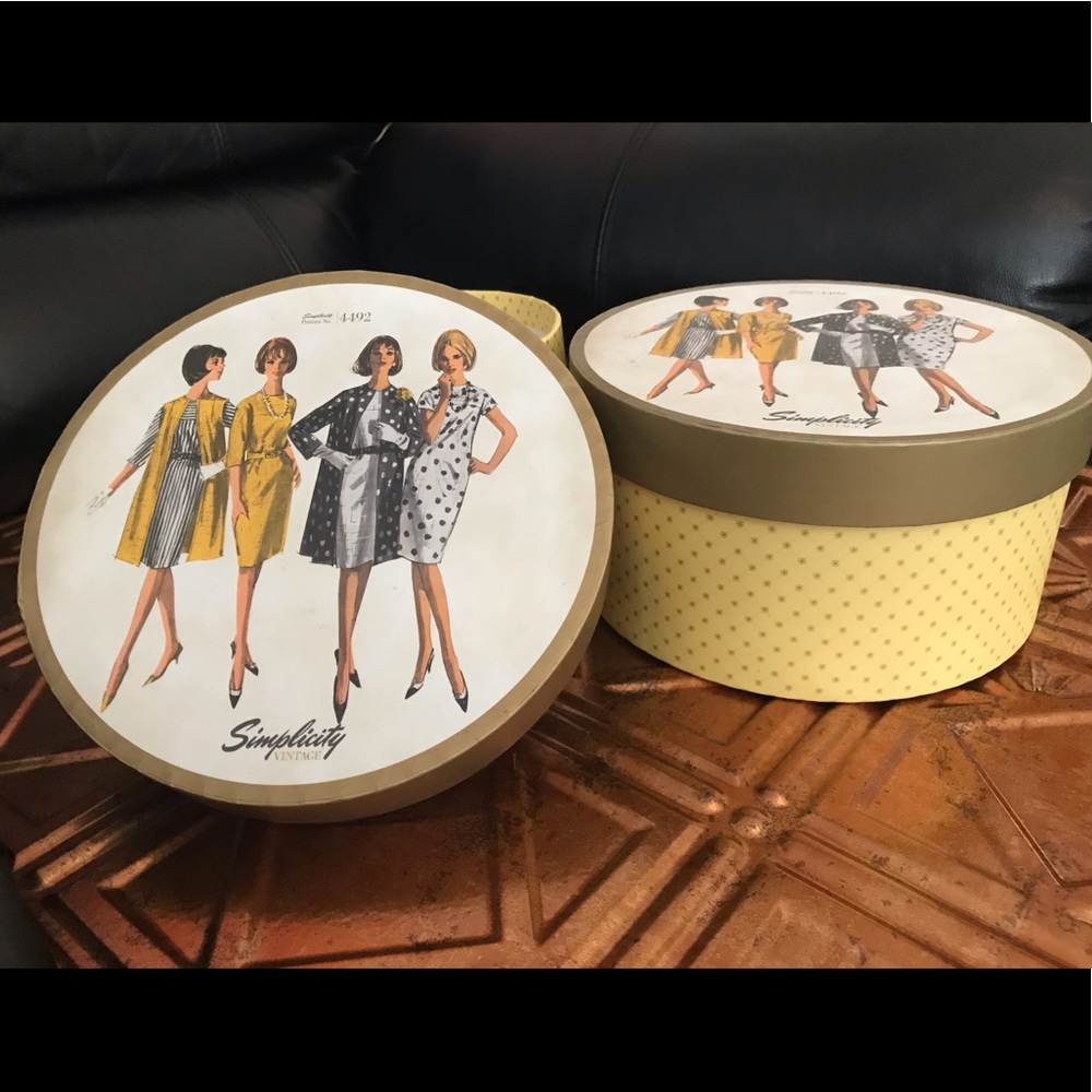 2for$6! Just your simply cute hat boxes BRAND NEW